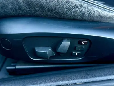 BMW 120 2009 - 11900 EUR, 205000 km - AUTO.MOTO.pt - 205000km - foto 19 de 23