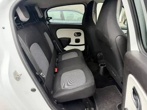 Renault Twingo 2019 - 8900 EUR, 33432 km - AUTO.MOTO.pt - 33432km - foto 2 de 13