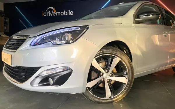 Peugeot 308 2016 - 15900 EUR, 171736 km - AUTO.MOTO.pt - 171736km - foto 9 de 48