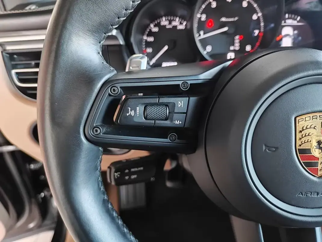 Porsche Macan 2024 - 84900 EUR, 20700 km - AUTO.MOTO.pt - 20700km - foto 32 de 41