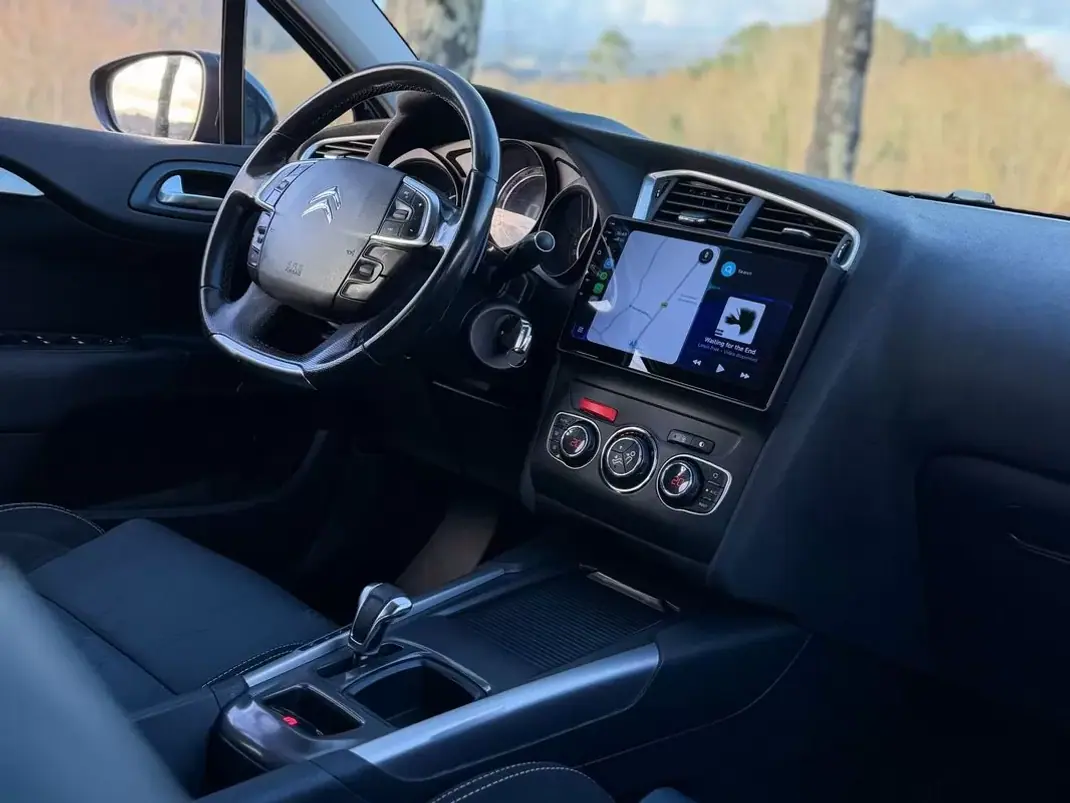 Citroën C4 2012 - 8990 EUR, 185518 km - AUTO.MOTO.pt - 185518km - foto 4 de 10