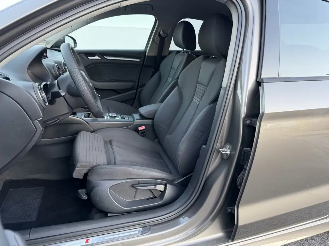 Audi A3 Limousine 2016 - 17000 EUR, 187641 km - AUTO.MOTO.pt - 187641km - foto 9 de 19