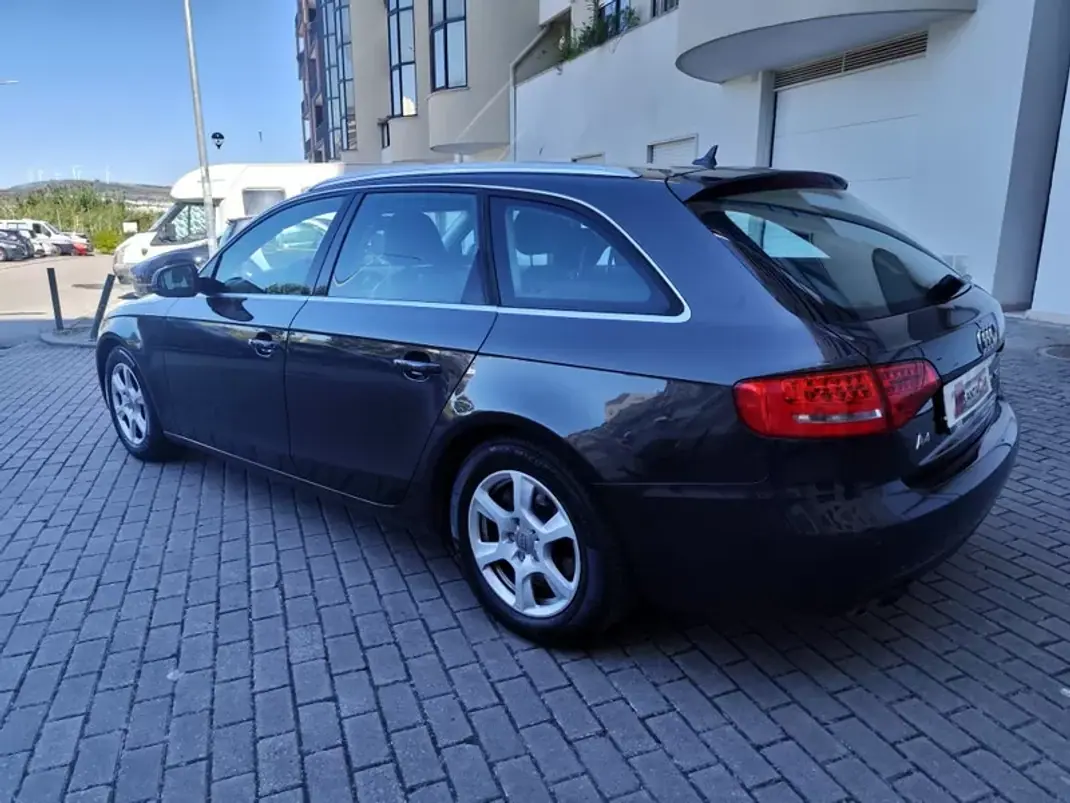 Audi A4 Avant 2010 - 10980 EUR, 243000 km - 243000km - foto 19 de 33