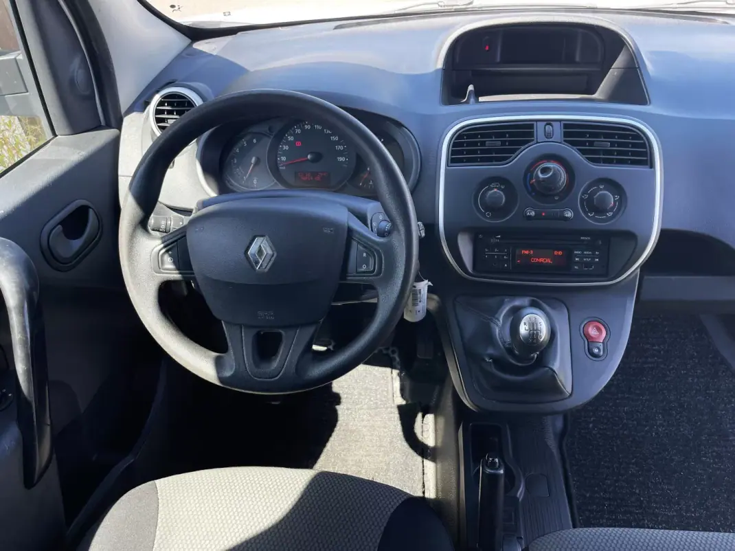 Renault 2021 - 14990 EUR, 90915 km - AUTO.MOTO.pt - 90915km - foto 8 de 17