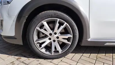 Peugeot 508 RXH 2012 - 8900 EUR, 236877 km - AUTO.MOTO.pt - 236877km - foto 33 de 33