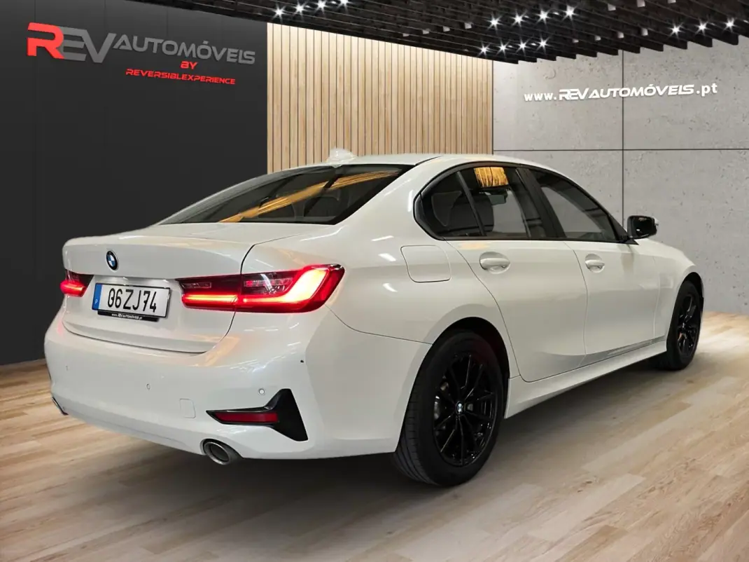 BMW 330e 2019 - 23950 EUR, 154443 km - 154443km - foto 3 de 20