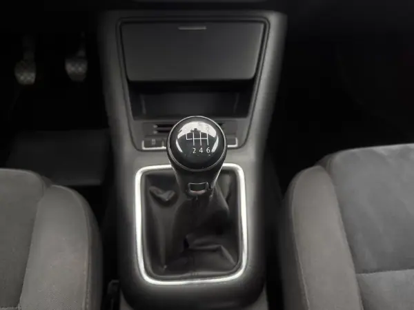 Volkswagen Tiguan 2011 - 13800 EUR, 147290 km - AUTO.MOTO.pt - 147290km - foto 23 de 26