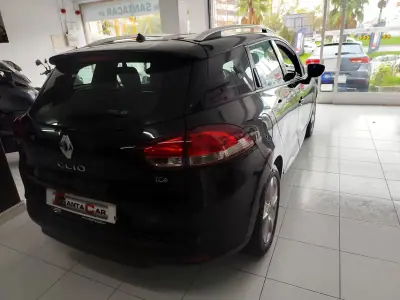 Renault Clio Sport Tourer 2015 - 9980 EUR, 64000 km - AUTO.MOTO.pt - 64000km - foto 11 de 20