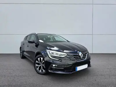 Renault Mégane 2021 - 15400 EUR, 63000 km - AUTO.MOTO.pt - 63000km - foto 11 de 29