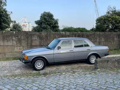 Mercedes-Benz 300 1982 - 13900 EUR, 233000 km - AUTO.MOTO.pt - 233000km - foto 7 de 32