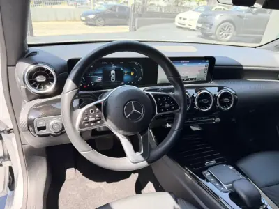 Mercedes-Benz A 180 Limousine 2021 - 24900 EUR, 96000 km - AUTO.MOTO.pt - 96000km - foto 8 de 12