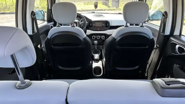 Fiat 500L 2017 - 11900 EUR, 160000 km - AUTO.MOTO.pt - 160000km - foto 13 de 14