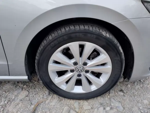 Volkswagen Golf 2019 - 14750 EUR, 150000 km - AUTO.MOTO.pt - 150000km - foto 9 de 30