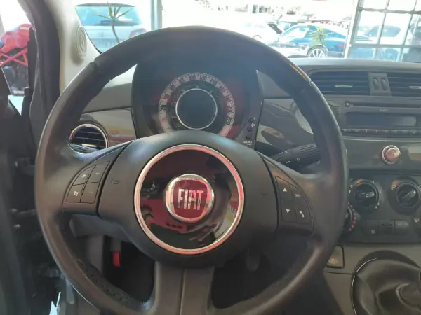 Fiat 500 2010 - 6999 EUR, 156000 km - AUTO.MOTO.pt - 156000km - foto 11 de 19