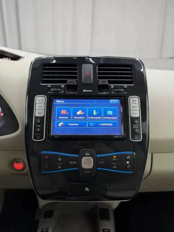 Nissan Leaf 2013 - 6500 EUR, 54000 km - AUTO.MOTO.pt - 54000km - foto 12 de 21