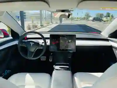 Tesla Model 3 2021 - 28500 EUR, 125000 km - foto 6 de 13