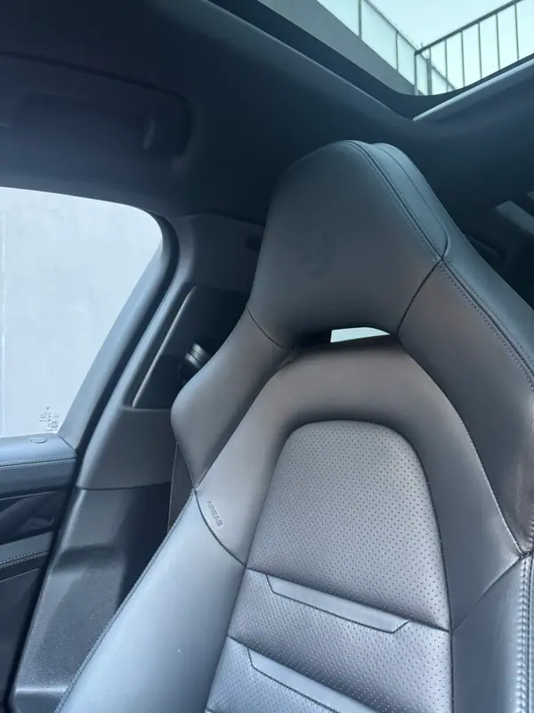Porsche Panamera Sport Turismo 2022 - 87500 EUR, 70250 km - AUTO.MOTO.pt - 70250km - foto 8 de 13
