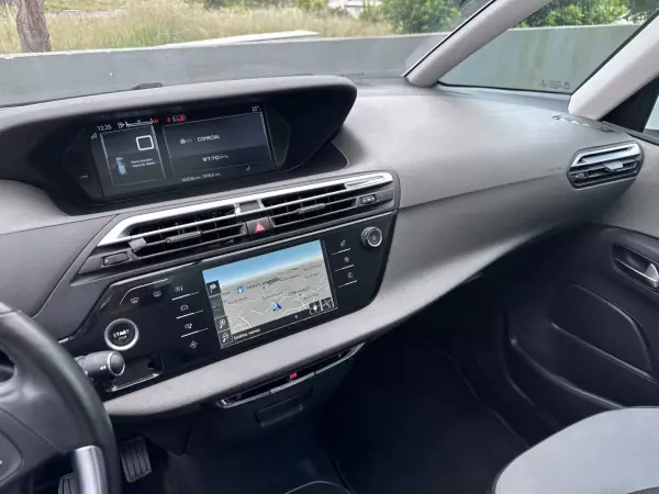 Citroën C4 Picasso 2015 - 9250 EUR, 160000 km - AUTO.MOTO.pt - 160000km - foto 35 de 68