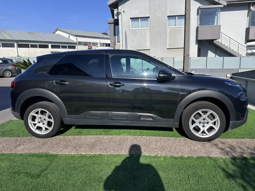 Citroën C4 Cactus 2018 - 11900 EUR, 180000 km - AUTO.MOTO.pt - 180000km - foto 18 de 47