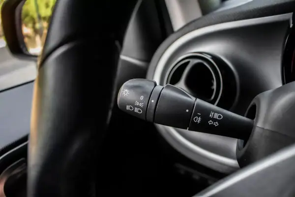 Smart ForTwo Coupé 2019 - 12900 EUR, 70638 km - AUTO.MOTO.pt - 70638km - foto 16 de 28