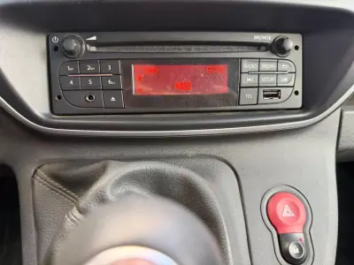 Renault KANGOO EXPRESS 1.5 DCI BUSINESS 3 L S/S 2020 - 8900 EUR, 225859 km - AUTO.MOTO.pt - 225859km - foto 6 de 13