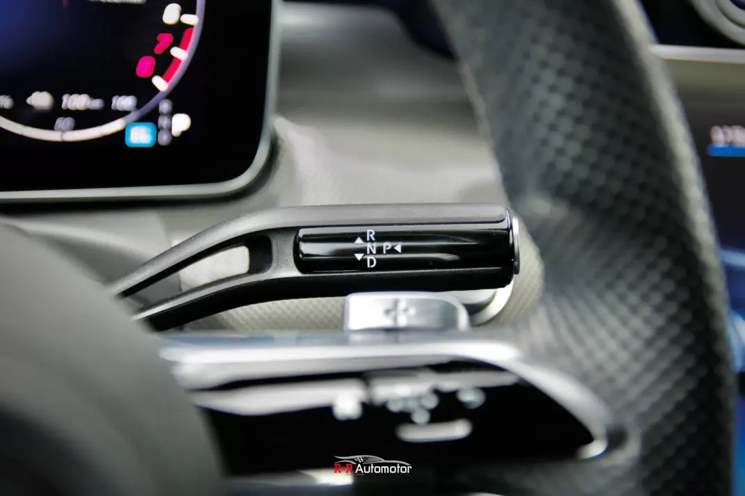 Mercedes-Benz C 300 2022 - 43500 EUR, 65000 km - AUTO.MOTO.pt - 65000km - foto 42 de 47