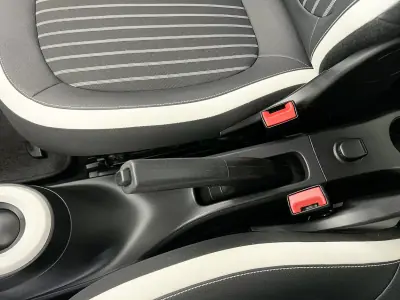 Renault Twingo 2021 - 10800 EUR, 86540 km - AUTO.MOTO.pt - 86540km - foto 20 de 22