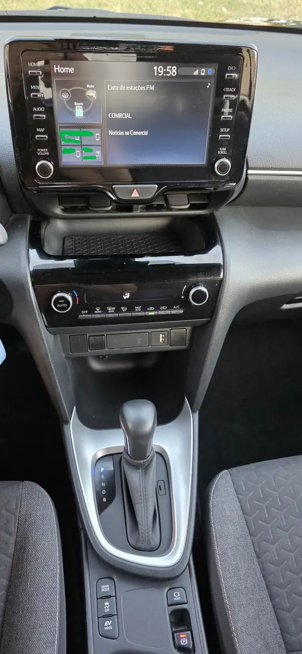 Toyota Yaris Cross 2023 - 24500 EUR, 38700 km - AUTO.MOTO.pt - 38700km - foto 11 de 14