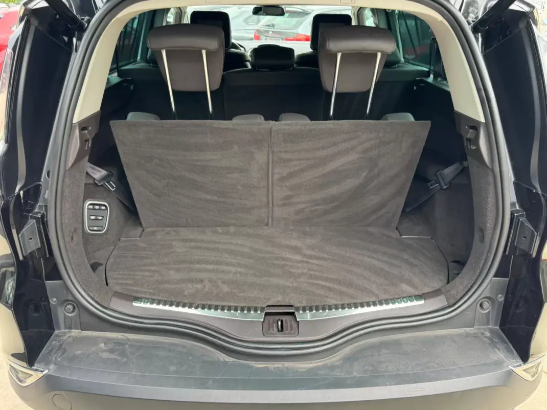 Renault Espace 2018 - 17999 EUR, 108000 km - 108000km - foto 16 de 19