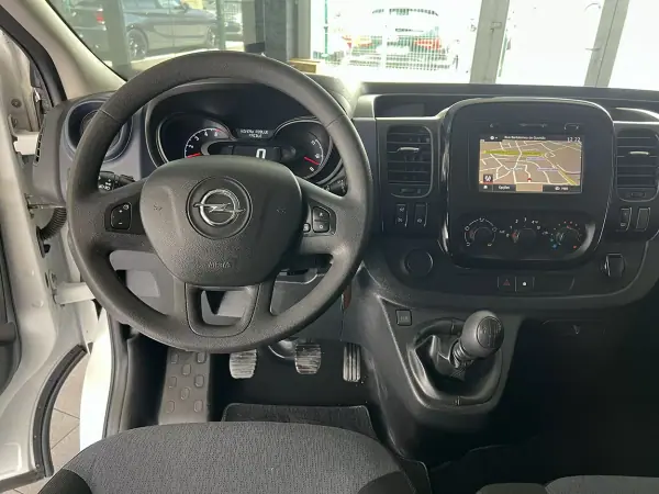 Opel Vivaro 2018 - 22600 EUR, 131722 km - AUTO.MOTO.pt - 131722km - foto 9 de 24