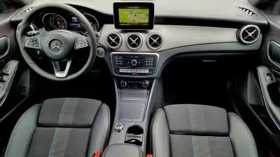 Mercedes-Benz CLA 200 2018 - 24900 EUR, 141000 km - AUTO.MOTO.pt - 141000km - foto 6 de 19