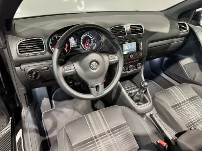 Volkswagen Golf Cabriolet 2015 - 12900 EUR, 177200 km - 177200km - foto 14 de 49