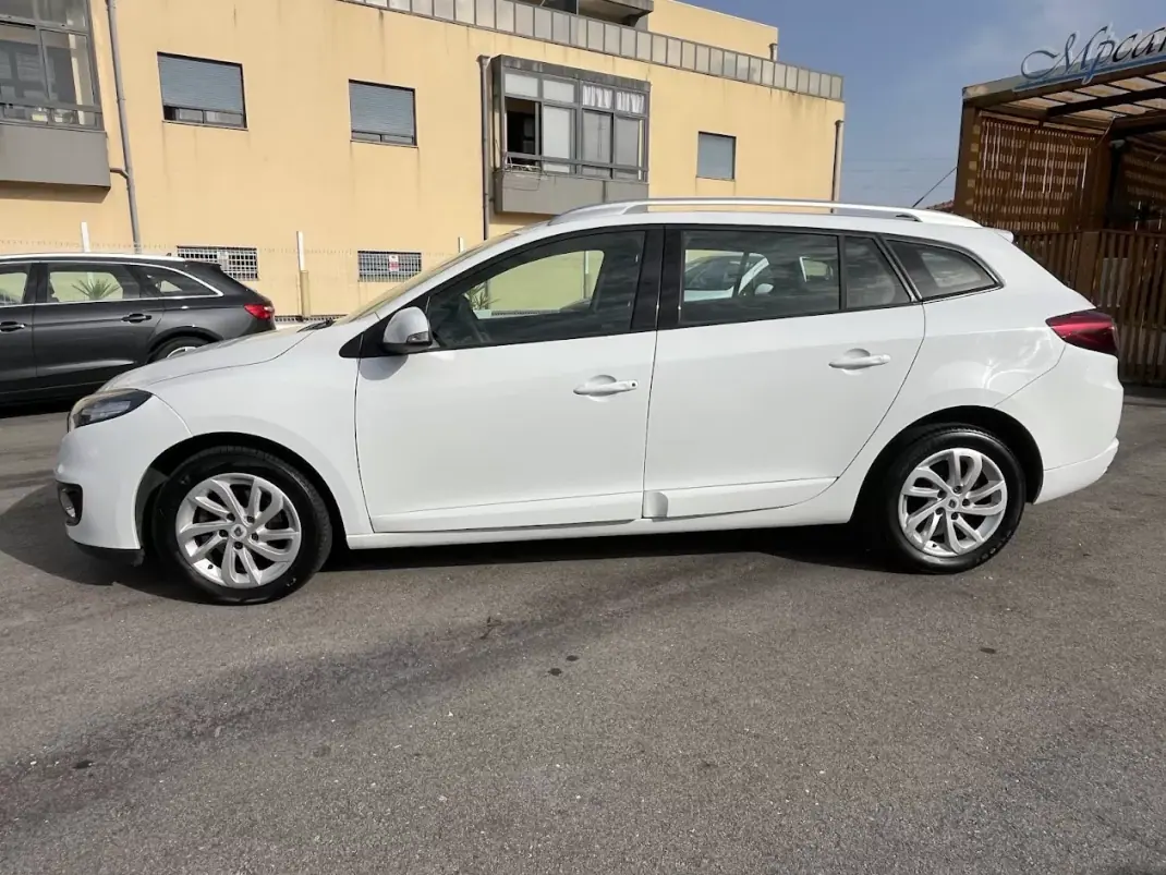 Renault Mégane Sport Tourer 2012 - 6950 EUR, 227000 km - AUTO.MOTO.pt - 227000km - foto 8 de 36