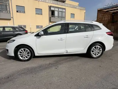 Renault Mégane Sport Tourer 2012 - 6950 EUR, 227000 km - AUTO.MOTO.pt - 227000km - foto 8 de 36