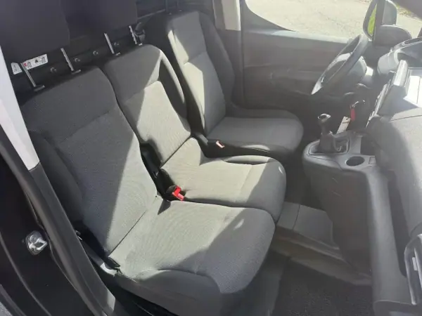 Peugeot PARTNER GIRAFON 2019 - 10900 EUR, 186000 km - AUTO.MOTO.pt - 186000km - foto 11 de 27