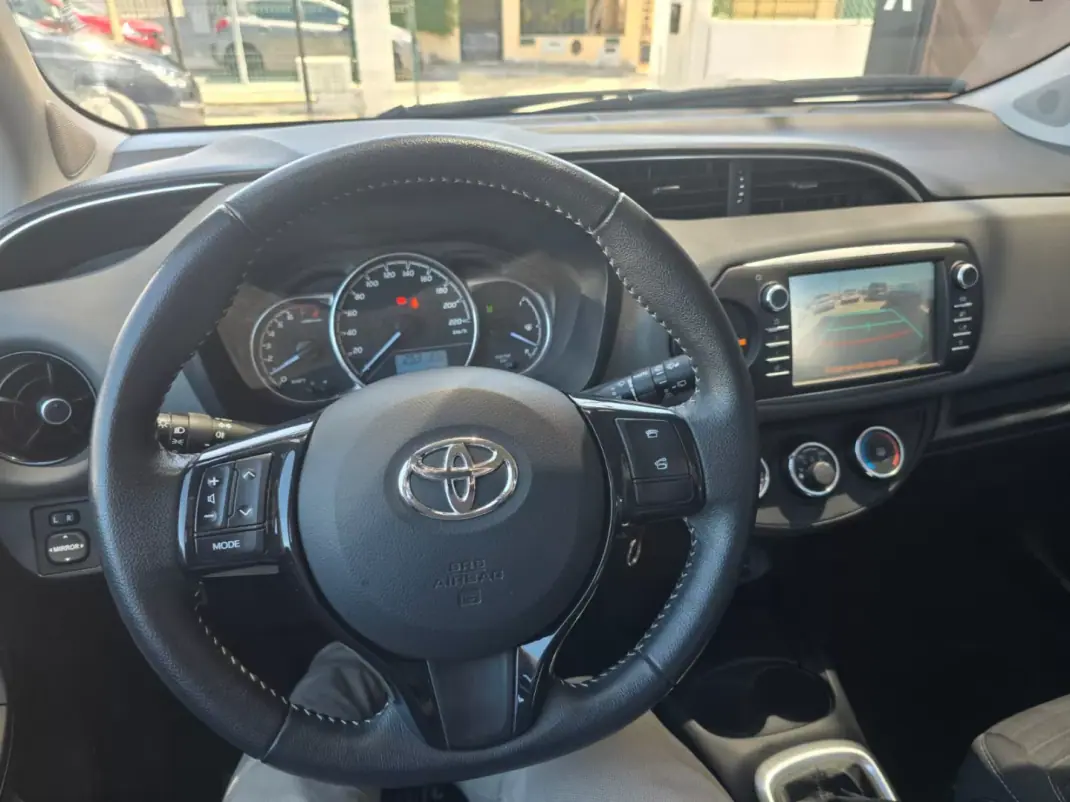 Toyota Yaris 2020 - 12900 EUR, 127000 km - 127000km - foto 6 de 17