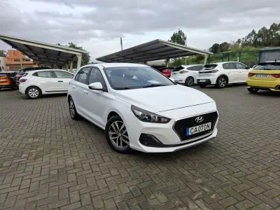 Hyundai i30 2020 - 13000 EUR, 123500 km - AUTO.MOTO.pt - 123500km - foto 4 de 25