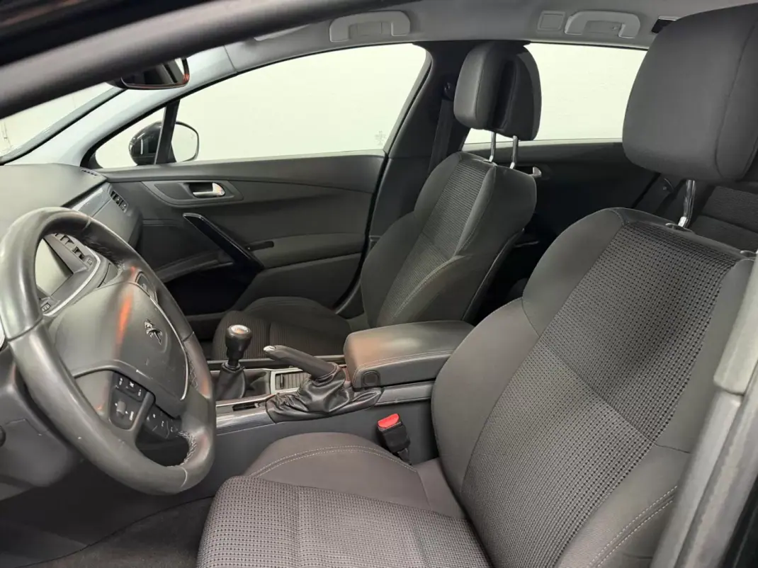 Peugeot 508 SW 2017 - 10990 EUR, 112000 km - AUTO.MOTO.pt - 112000km - foto 6 de 20