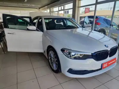 BMW 520 2017 - 23500 EUR, 165600 km - AUTO.MOTO.pt - 165600km - foto 16 de 38