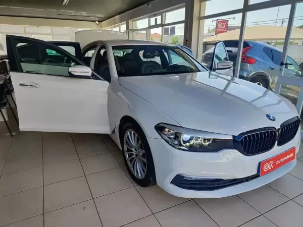 BMW 520 2017 - 23500 EUR, 165600 km - AUTO.MOTO.pt - 165600km - foto 16 de 38