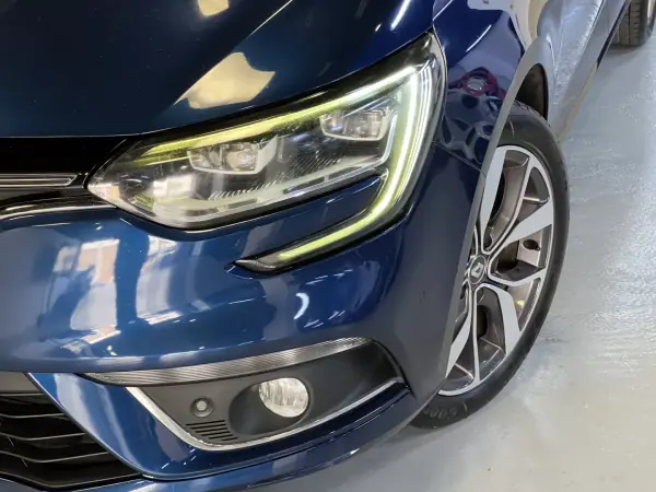 Renault Mégane Sport Tourer 2016 - 13990 EUR, 115000 km - AUTO.MOTO.pt - 115000km - foto 52 de 57