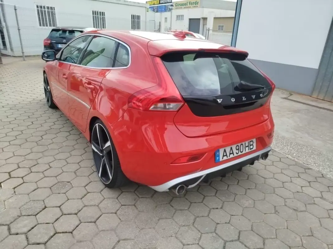 Volvo V40 2014 - 15500 EUR, 185280 km - AUTO.MOTO.pt - 185280km - foto 3 de 20