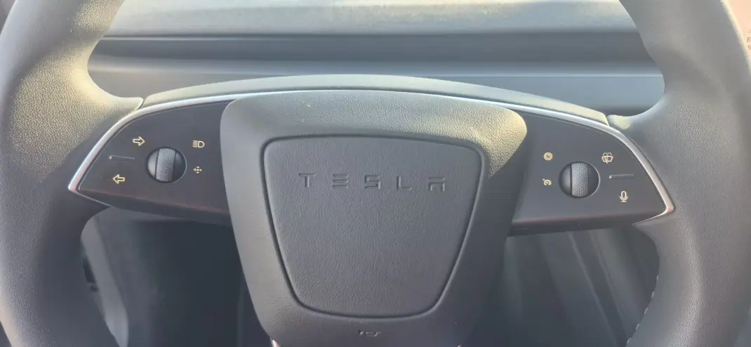 Tesla Model 3 2025 - 39750 EUR, 35000 km - 35000km - foto 12 de 21