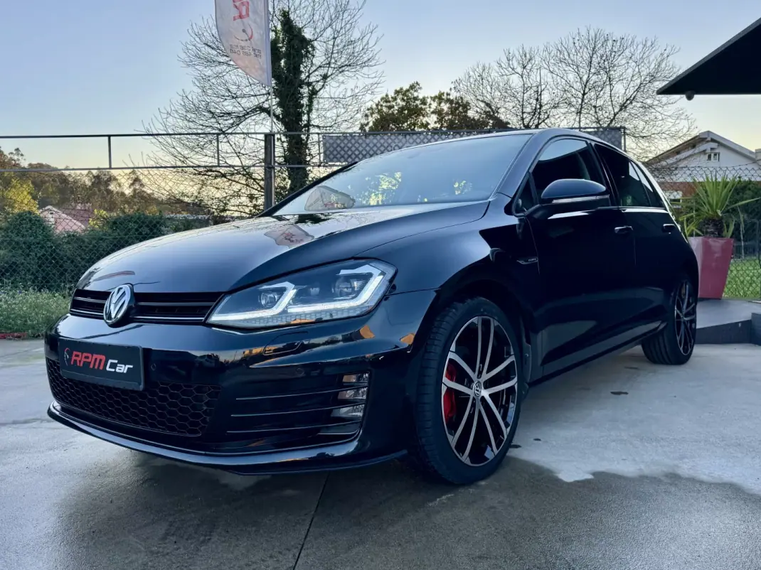 Volkswagen Golf 2015 - 15999 EUR, 180000 km - AUTO.MOTO.pt - 180000km - foto 1 de 24