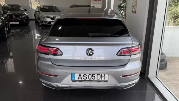 Volkswagen Arteon Shooting Brake 2022 - 24999 EUR, 171121 km - AUTO.MOTO.pt - 171121km - foto 6 de 33