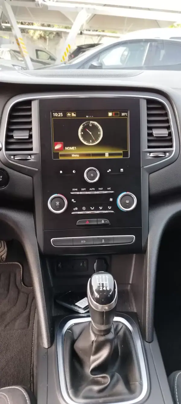 Renault Mégane 2019 - 16950 EUR, 140000 km - AUTO.MOTO.pt - 140000km - foto 6 de 9
