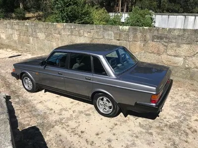 Volvo 244 1987 - 10500 EUR, 317000 km - AUTO.MOTO.pt - 317000km - foto 16 de 41