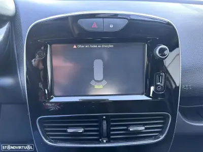 Renault Clio 2017 - 9900 EUR, 135702 km - AUTO.MOTO.pt - 135702km - foto 33 de 47