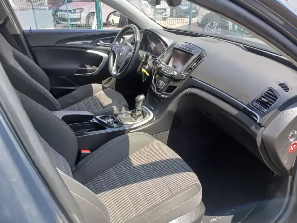 Opel Insignia Sports Tourer 2014 - 8650 EUR, 148341 km - AUTO.MOTO.pt - 148341km - foto 21 de 25