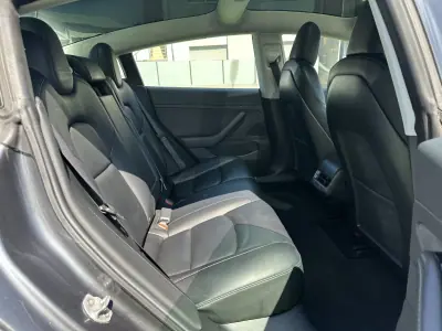 Tesla Model 3 2019 - 21900 EUR, 86000 km - AUTO.MOTO.pt - 86000km - foto 57 de 64